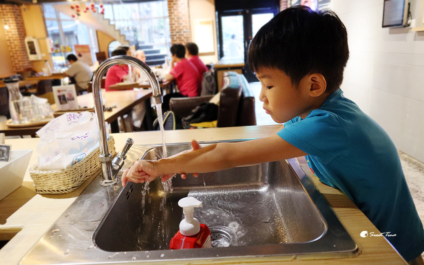 【食記.基隆仁愛】漾漾好時餐廳基隆店 - 親子餐廳 / 義式料理 / Diy Pizza或鬆餅 ღ鄰近基隆廟口.海洋廣場ღ