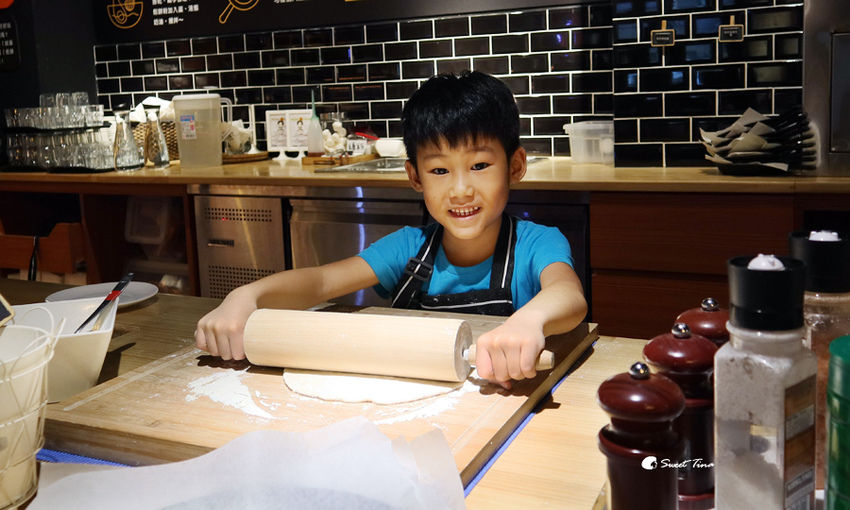 【食記.基隆仁愛】漾漾好時餐廳基隆店 - 親子餐廳 / 義式料理 / Diy Pizza或鬆餅 ღ鄰近基隆廟口.海洋廣場ღ