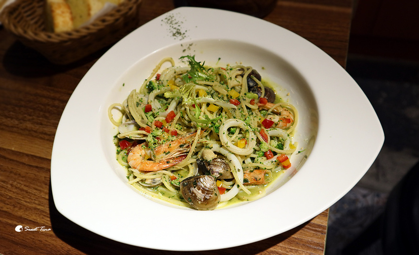 【食記.基隆仁愛】漾漾好時餐廳基隆店 - 親子餐廳 / 義式料理 / Diy Pizza或鬆餅 ღ鄰近基隆廟口.海洋廣場ღ