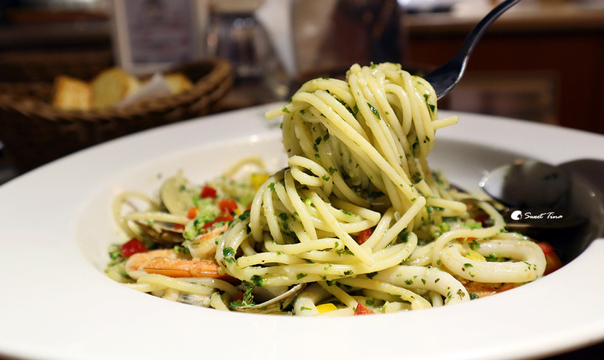 【食記.基隆仁愛】漾漾好時餐廳基隆店 - 親子餐廳 / 義式料理 / Diy Pizza或鬆餅 ღ鄰近基隆廟口.海洋廣場ღ