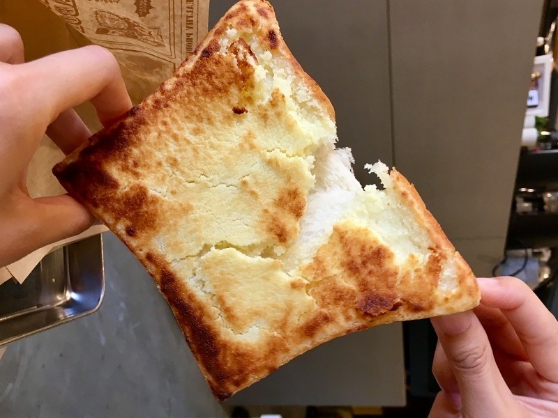 【台北｜行天宮站】長板凳工作室＿如雲朵般軟綿綿的限量奶酥厚片＿讓人口齒留香的蘋果鮪魚三明治