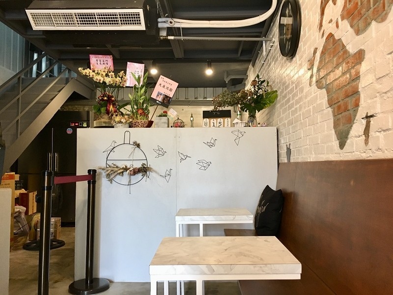 【台北｜行天宮站】長板凳工作室＿如雲朵般軟綿綿的限量奶酥厚片＿讓人口齒留香的蘋果鮪魚三明治