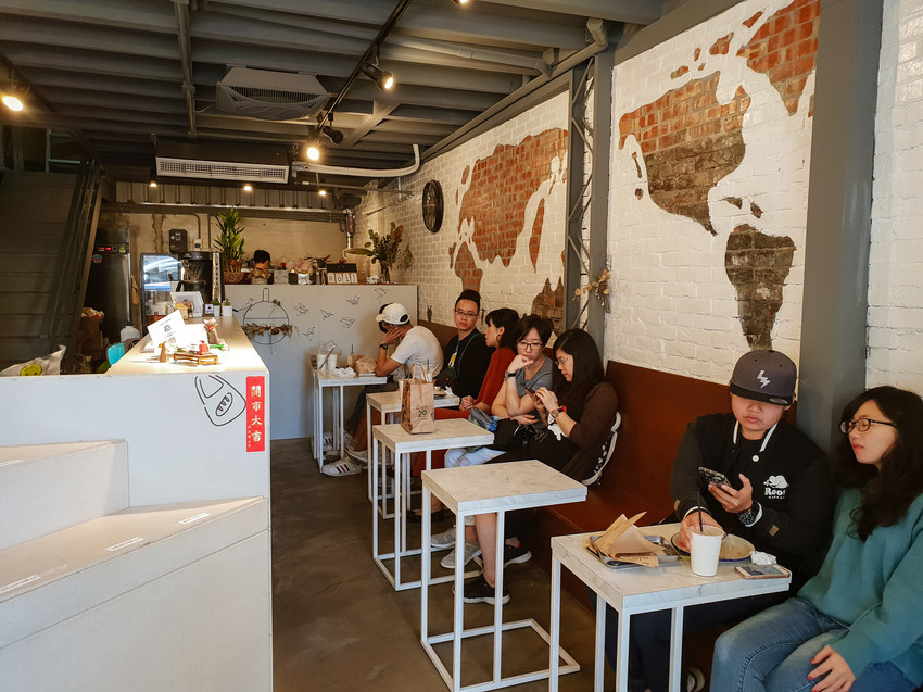 台北美食||長板凳工作室-親民價位的早餐店，喜歡的是他的用心細膩||中山區、行天宮站