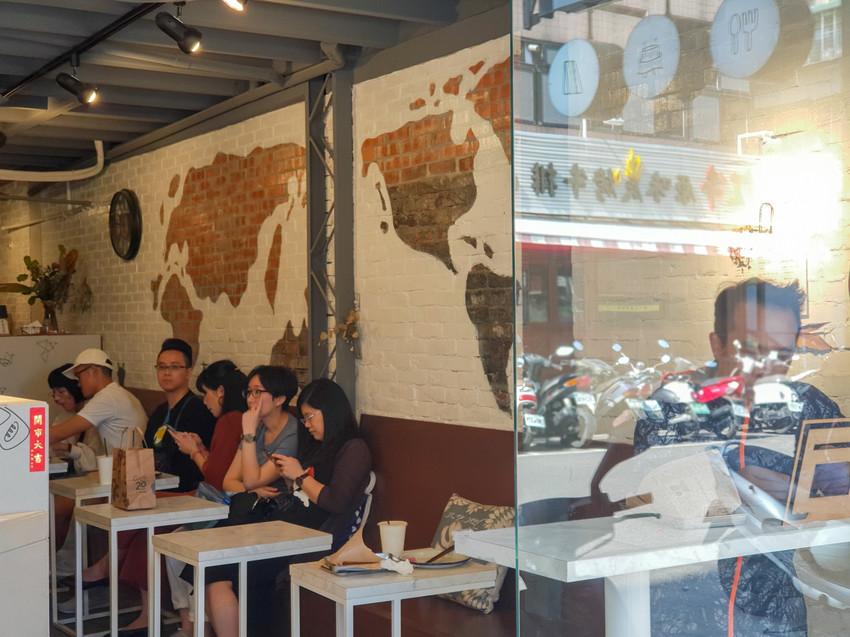 台北美食||長板凳工作室-親民價位的早餐店，喜歡的是他的用心細膩||中山區、行天宮站