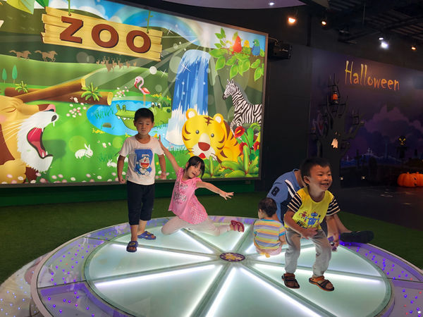 圓圓家出去玩—蘇澳景點《蠟藝蠟筆觀光城堡》手做DIY,滿足孩子們的好奇心！