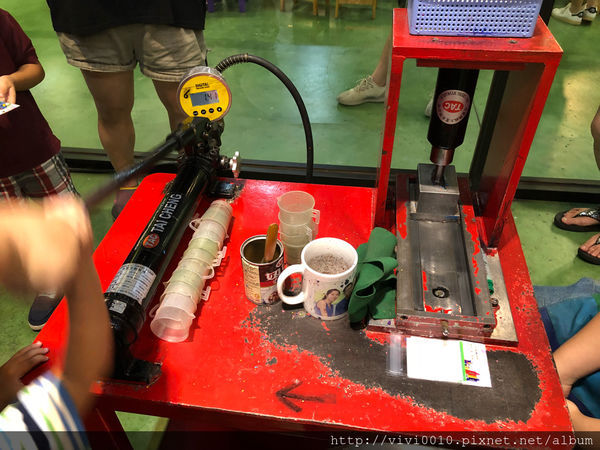 圓圓家出去玩—蘇澳景點《蠟藝蠟筆觀光城堡》手做DIY,滿足孩子們的好奇心！