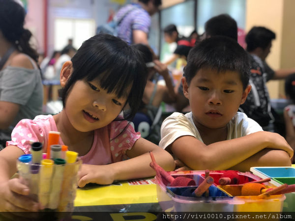 圓圓家出去玩—蘇澳景點《蠟藝蠟筆觀光城堡》手做DIY,滿足孩子們的好奇心！