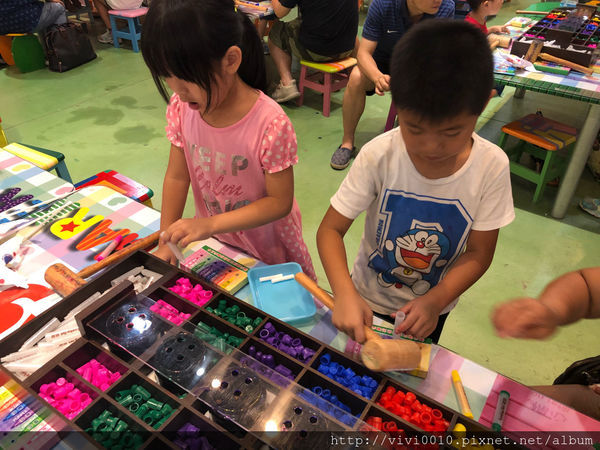 圓圓家出去玩—蘇澳景點《蠟藝蠟筆觀光城堡》手做DIY,滿足孩子們的好奇心！