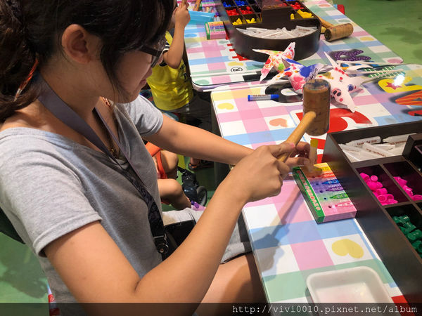 圓圓家出去玩—蘇澳景點《蠟藝蠟筆觀光城堡》手做DIY,滿足孩子們的好奇心！