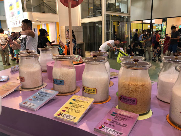 圓圓家出去玩—蘇澳景點《蠟藝蠟筆觀光城堡》手做DIY,滿足孩子們的好奇心！