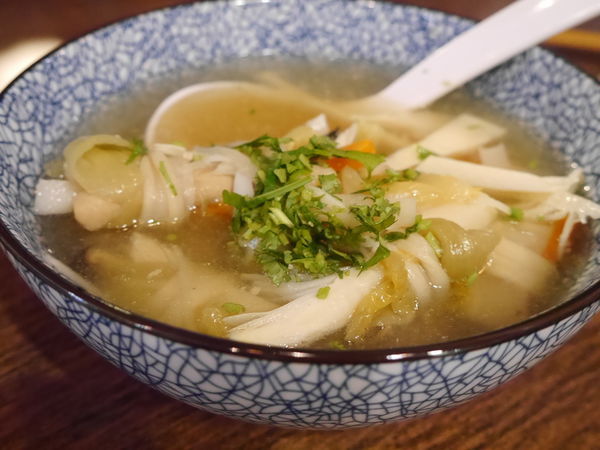 台北特色私廚。食憶。有溫度也有深度，道道令人驚豔的功夫菜。適合外國旅客、年輕朋友、家族溫馨聚餐。