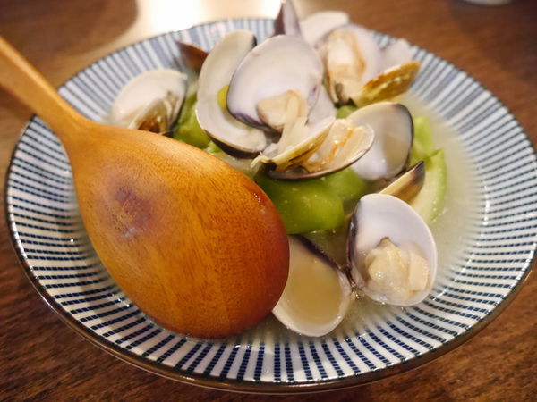 台北特色私廚。食憶。有溫度也有深度，道道令人驚豔的功夫菜。適合外國旅客、年輕朋友、家族溫馨聚餐。