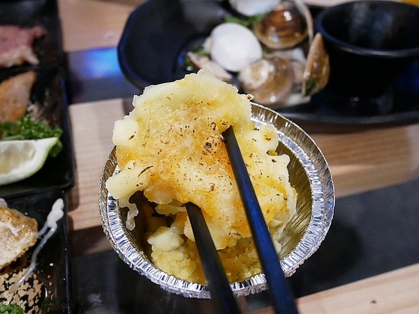 海神弄局beer&Seafood:海神弄局 beer&Seafood-台南海鮮燒烤 不管是下班還是週末 約三五好友一同來吃肉喝酒邊打鏢 就是要好好放鬆