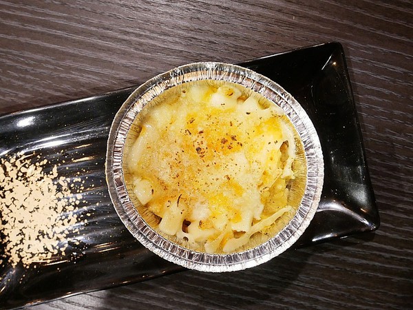 海神弄局beer&Seafood:海神弄局 beer&Seafood-台南海鮮燒烤 不管是下班還是週末 約三五好友一同來吃肉喝酒邊打鏢 就是要好好放鬆