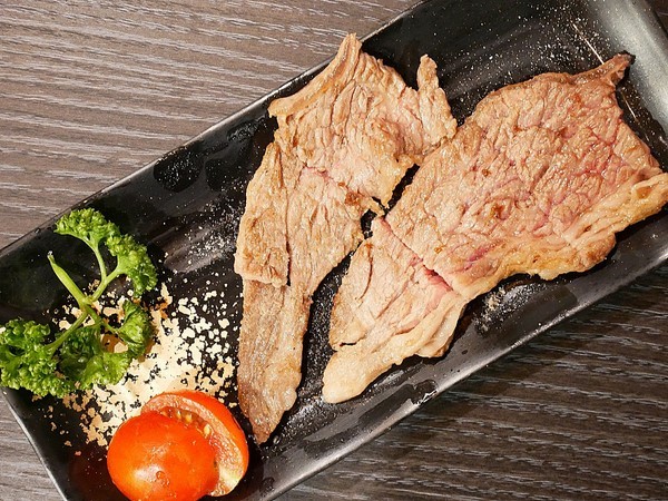 海神弄局beer&Seafood:海神弄局 beer&Seafood-台南海鮮燒烤 不管是下班還是週末 約三五好友一同來吃肉喝酒邊打鏢 就是要好好放鬆