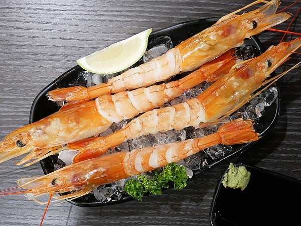 海神弄局beer&Seafood:海神弄局 beer&Seafood-台南海鮮燒烤 不管是下班還是週末 約三五好友一同來吃肉喝酒邊打鏢 就是要好好放鬆