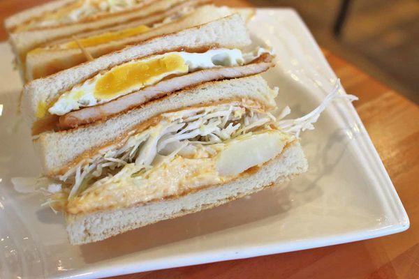 【中和美食】真情樹碳烤吐司-美味又迷人的碳烤三明吐司早午餐店!