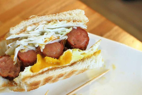 【中和美食】真情樹碳烤吐司-美味又迷人的碳烤三明吐司早午餐店!