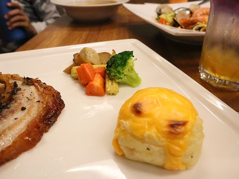 MEAT TIME歐式羅馬料理,超隱密圓環巷弄的異國美食,手工香料豬肉捲,烤雞帕尼尼,牛排/鮮蝦蛤蜊紅醬義大利麵