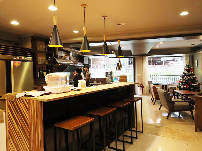 MEAT TIME歐式羅馬料理,超隱密圓環巷弄的異國美食,手工香料豬肉捲,烤雞帕尼尼,牛排/鮮蝦蛤蜊紅醬義大利麵