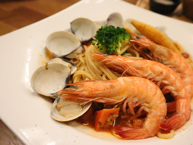 MEAT TIME歐式羅馬料理,超隱密圓環巷弄的異國美食,手工香料豬肉捲,烤雞帕尼尼,牛排/鮮蝦蛤蜊紅醬義大利麵