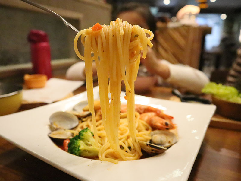 MEAT TIME歐式羅馬料理,超隱密圓環巷弄的異國美食,手工香料豬肉捲,烤雞帕尼尼,牛排/鮮蝦蛤蜊紅醬義大利麵