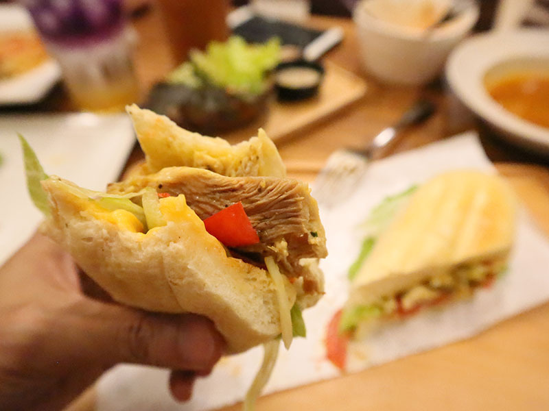 MEAT TIME歐式羅馬料理,超隱密圓環巷弄的異國美食,手工香料豬肉捲,烤雞帕尼尼,牛排/鮮蝦蛤蜊紅醬義大利麵