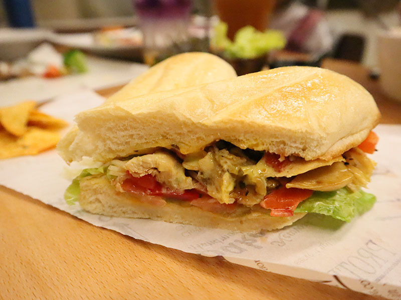 MEAT TIME歐式羅馬料理,超隱密圓環巷弄的異國美食,手工香料豬肉捲,烤雞帕尼尼,牛排/鮮蝦蛤蜊紅醬義大利麵