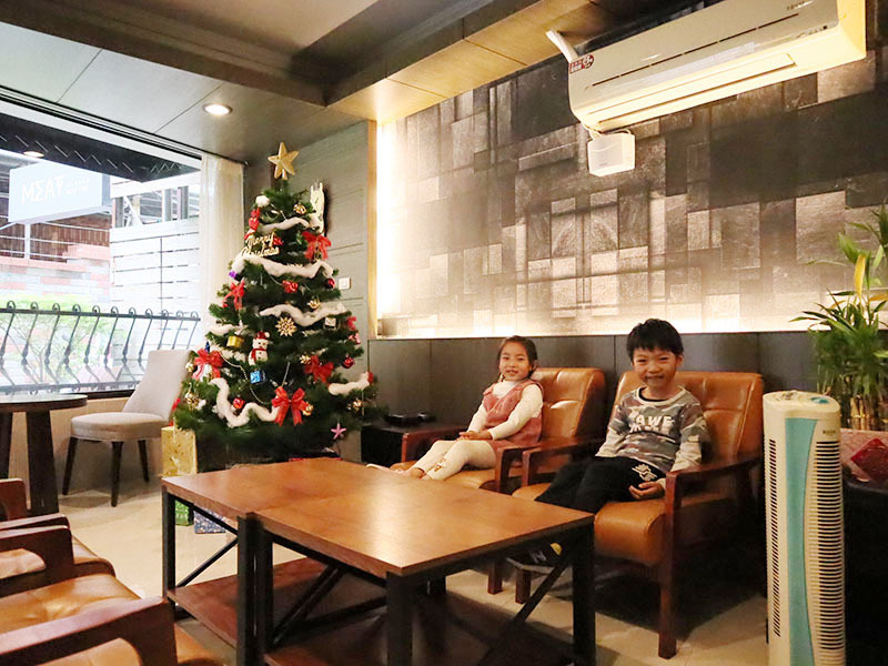 MEAT TIME歐式羅馬料理,超隱密圓環巷弄的異國美食,手工香料豬肉捲,烤雞帕尼尼,牛排/鮮蝦蛤蜊紅醬義大利麵