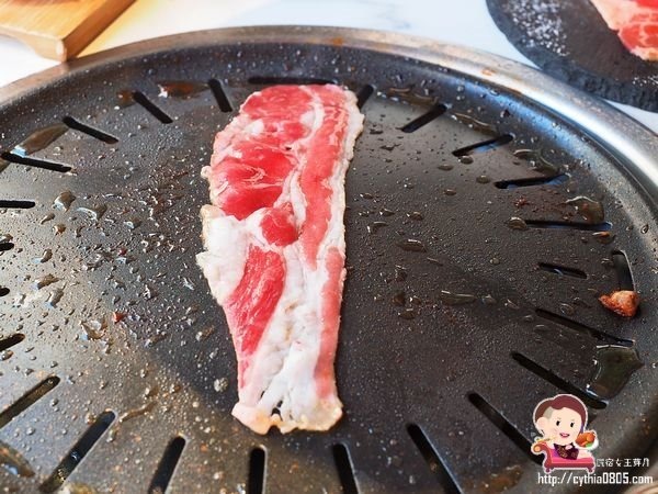 桃園中壢美食-GOGI GOGI 韓式燒肉-平日燒烤399元吃到飽,還有巨大火山排骨湯,在網美店吃燒烤好特別啊 (邀約) @民宿女王芽月-美食.旅遊.全台趴趴走