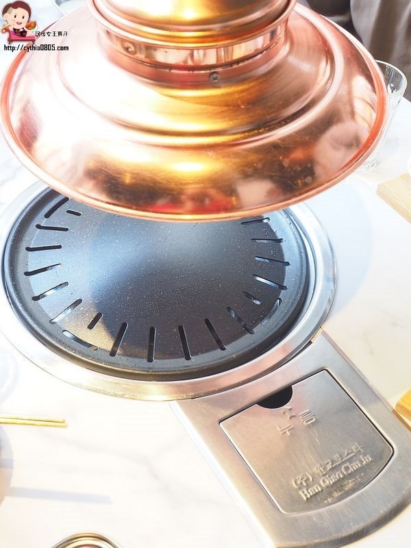 桃園中壢美食-GOGI GOGI 韓式燒肉-平日燒烤399元吃到飽,還有巨大火山排骨湯,在網美店吃燒烤好特別啊 (邀約) @民宿女王芽月-美食.旅遊.全台趴趴走