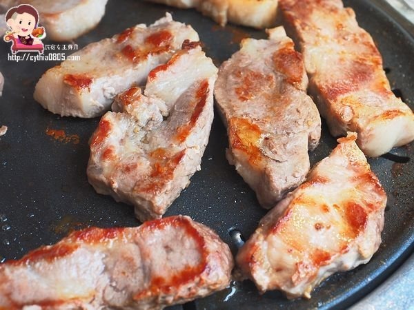 桃園中壢美食-GOGI GOGI 韓式燒肉-平日燒烤399元吃到飽,還有巨大火山排骨湯,在網美店吃燒烤好特別啊 (邀約) @民宿女王芽月-美食.旅遊.全台趴趴走