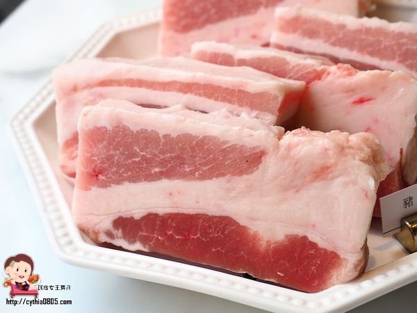 桃園中壢美食-GOGI GOGI 韓式燒肉-平日燒烤399元吃到飽,還有巨大火山排骨湯,在網美店吃燒烤好特別啊 (邀約) @民宿女王芽月-美食.旅遊.全台趴趴走