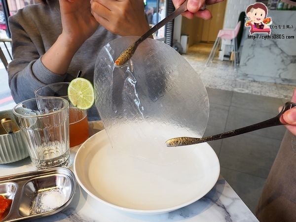 桃園中壢美食-GOGI GOGI 韓式燒肉-平日燒烤399元吃到飽,還有巨大火山排骨湯,在網美店吃燒烤好特別啊 (邀約) @民宿女王芽月-美食.旅遊.全台趴趴走