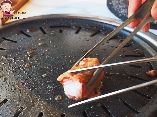 桃園中壢美食-GOGI GOGI 韓式燒肉-平日燒烤399元吃到飽,還有巨大火山排骨湯,在網美店吃燒烤好特別啊 (邀約) @民宿女王芽月-美食.旅遊.全台趴趴走