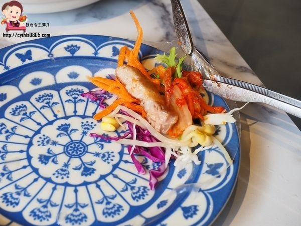 桃園中壢美食-GOGI GOGI 韓式燒肉-平日燒烤399元吃到飽,還有巨大火山排骨湯,在網美店吃燒烤好特別啊 (邀約) @民宿女王芽月-美食.旅遊.全台趴趴走