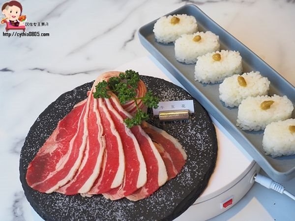 桃園中壢美食-GOGI GOGI 韓式燒肉-平日燒烤399元吃到飽,還有巨大火山排骨湯,在網美店吃燒烤好特別啊 (邀約) @民宿女王芽月-美食.旅遊.全台趴趴走