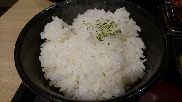 斑鳩的窩(民族店)：高雄~斑鳩的窩日式炸豬排 (民族店)~酥脆現炸豬排~平價實在的美味~