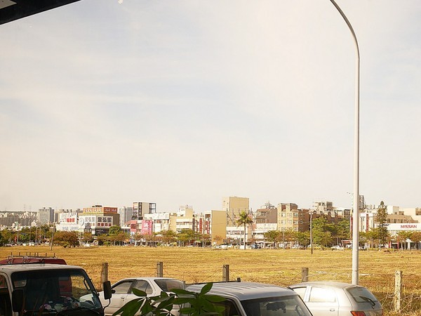 饕戶精緻鍋物:饕戶精緻鍋物-台中西屯精緻火鍋 和牛、霸氣海鮮應有盡有 優雅舞伶承載滿滿肉品 上桌超吸睛 商業午餐讓小資族也能吃得巧
