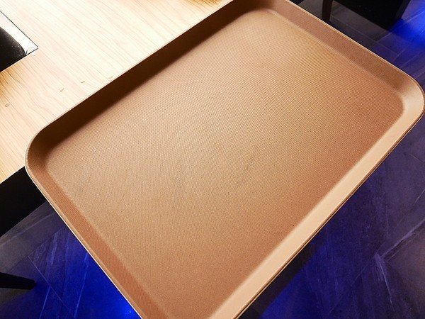 饕戶精緻鍋物:饕戶精緻鍋物-台中西屯精緻火鍋 和牛、霸氣海鮮應有盡有 優雅舞伶承載滿滿肉品 上桌超吸睛 商業午餐讓小資族也能吃得巧