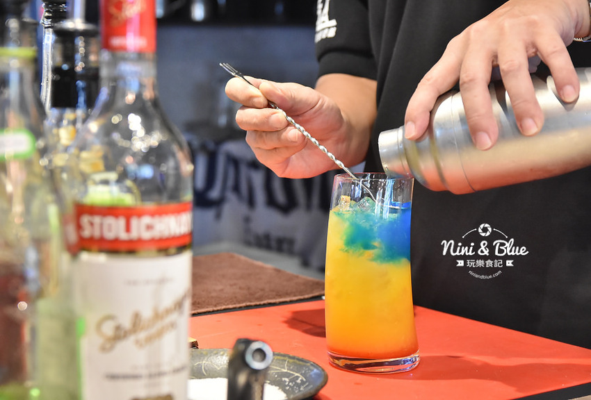 路上音樂餐酒館 中科店 唱歌 KTV PUB 啤酒09 路上音樂餐酒館 中科店 唱歌 KTV PUB 啤酒09