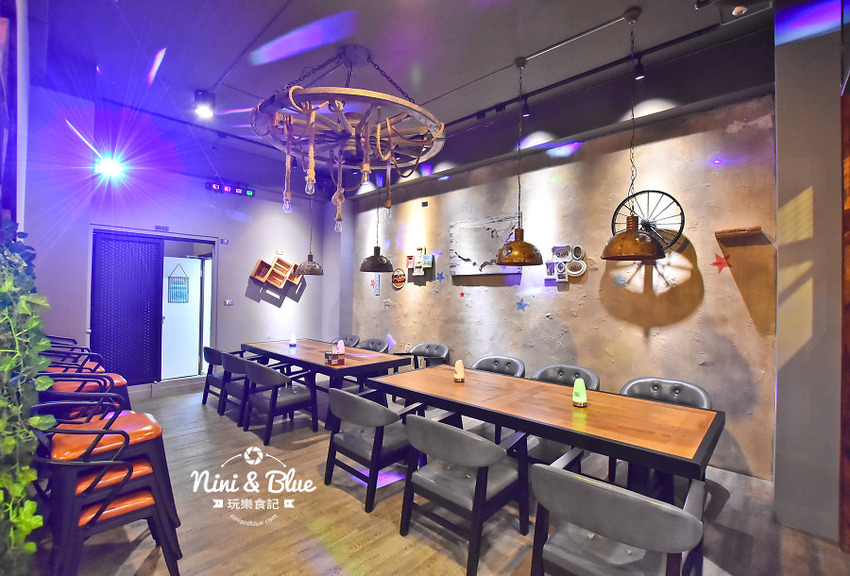 路上音樂餐酒館 中科店 唱歌 KTV PUB 啤酒07 路上音樂餐酒館 中科店 唱歌 KTV PUB 啤酒07