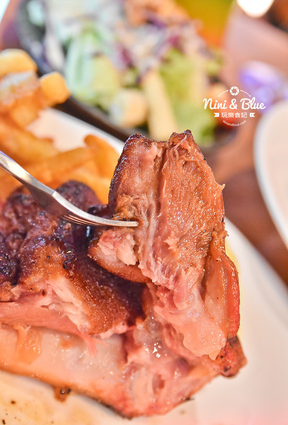 路上音樂餐酒館 中科店 唱歌 KTV PUB 啤酒23 路上音樂餐酒館 中科店 唱歌 KTV PUB 啤酒23