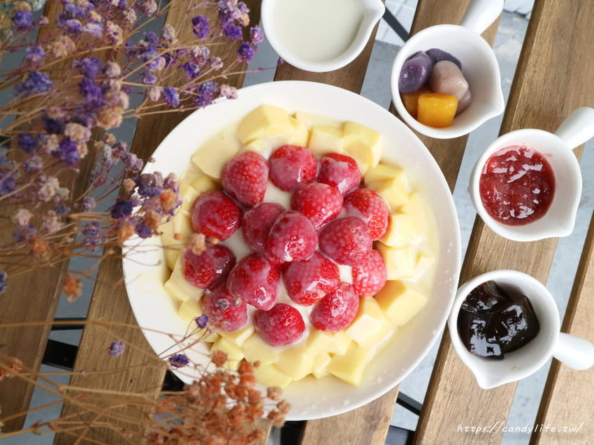 草悟道旁台中新商圈-模範市場週邊美食初整理，集傳統小吃與文青網美店於一身/鑫大略