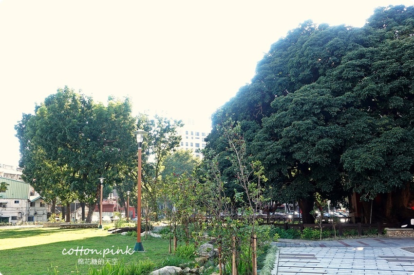 草悟道旁台中新商圈-模範市場週邊美食初整理，集傳統小吃與文青網美店於一身/鑫大略