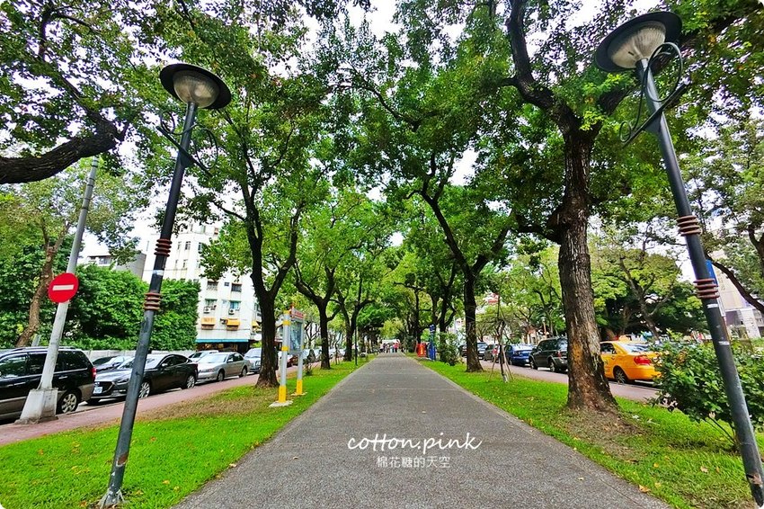 草悟道旁台中新商圈-模範市場週邊美食初整理，集傳統小吃與文青網美店於一身/鑫大略