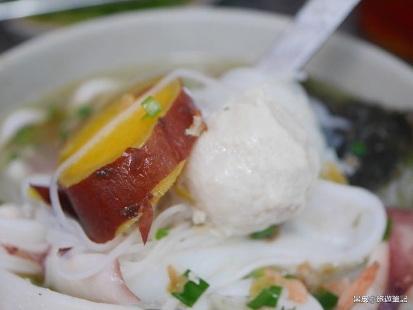 單一純賣雞湯米粉。花蓮人氣美食,給你滿滿的鮮甜 - 黑皮的旅遊筆記