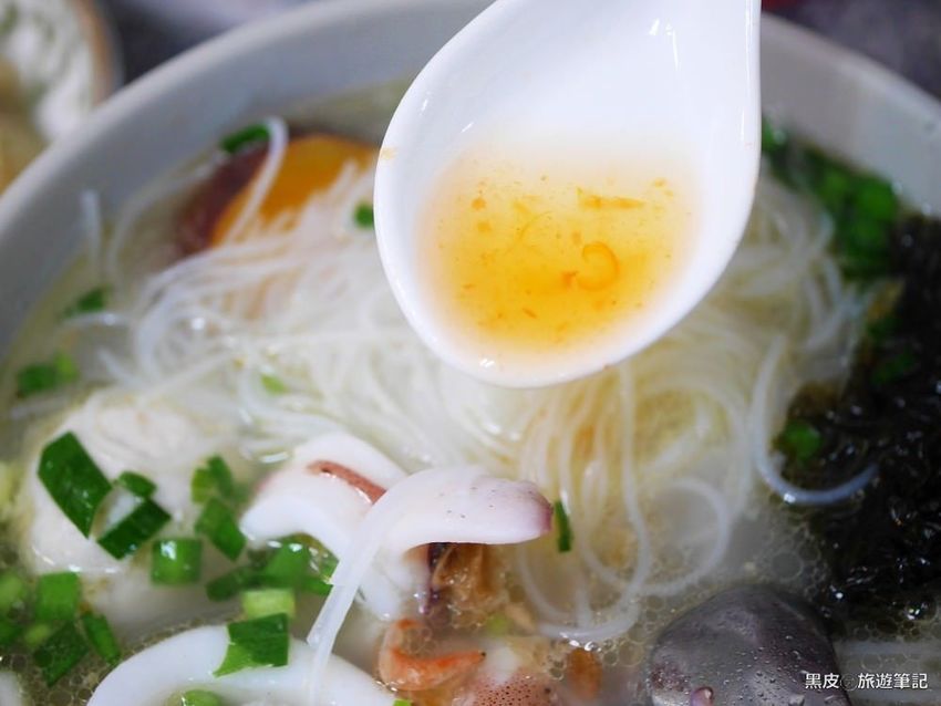 單一純賣雞湯米粉。花蓮人氣美食,給你滿滿的鮮甜 - 黑皮的旅遊筆記