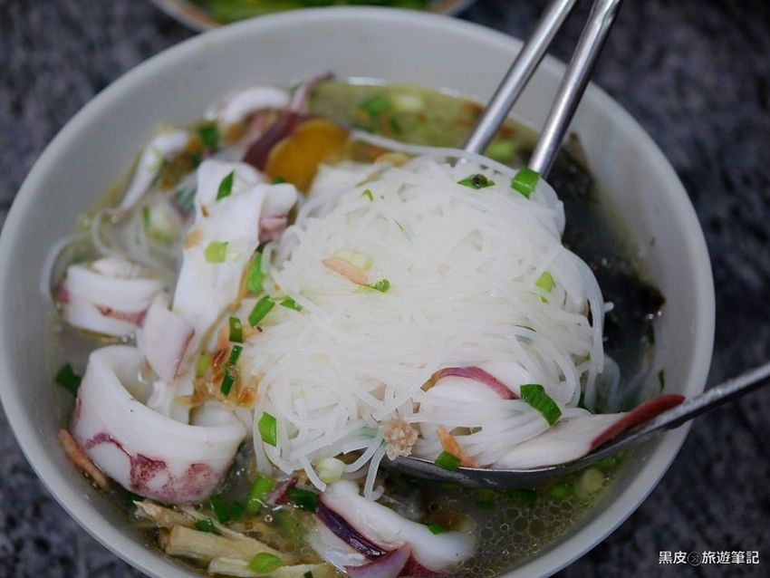 單一純賣雞湯米粉。花蓮人氣美食,給你滿滿的鮮甜 - 黑皮的旅遊筆記