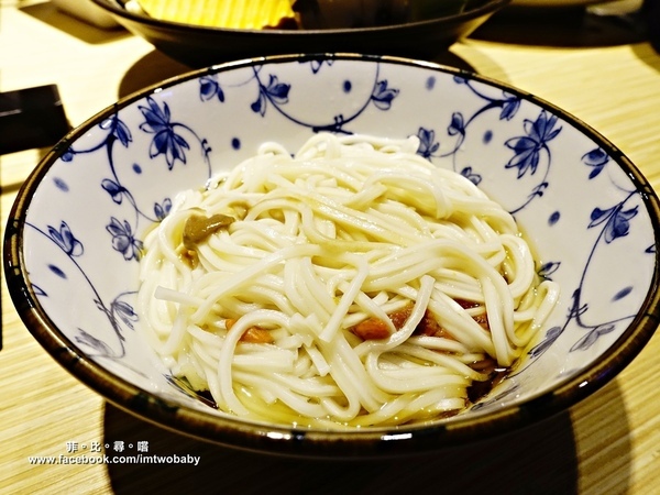鬼椒一番鍋(府中店):【板橋美食】鬼椒一番鍋-府中店 大份量雙人龍蝦海陸套餐 新鮮澎湃又美味 顛覆傳統的特色個人火鍋 專屬的幸福美味! 鬼椒一番鍋(府中店):【板橋美食】鬼椒一番鍋-府中店 大份量雙人龍蝦海陸套餐 新鮮澎湃又美味 顛覆傳統的特色個人火鍋 專屬的幸福美味!